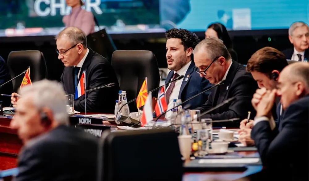 Dritan Abazović na sastanku u Bukure&scaron;tu
