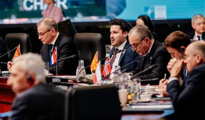 Dritan Abazović na sastanku u Bukure&scaron;tu