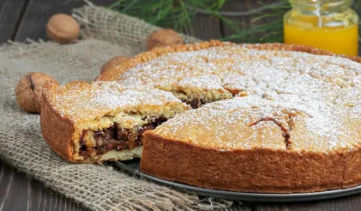 Pita sa orasima i rumom