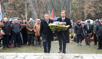 Челници општине Пљевља положили вијенац на Стражици 