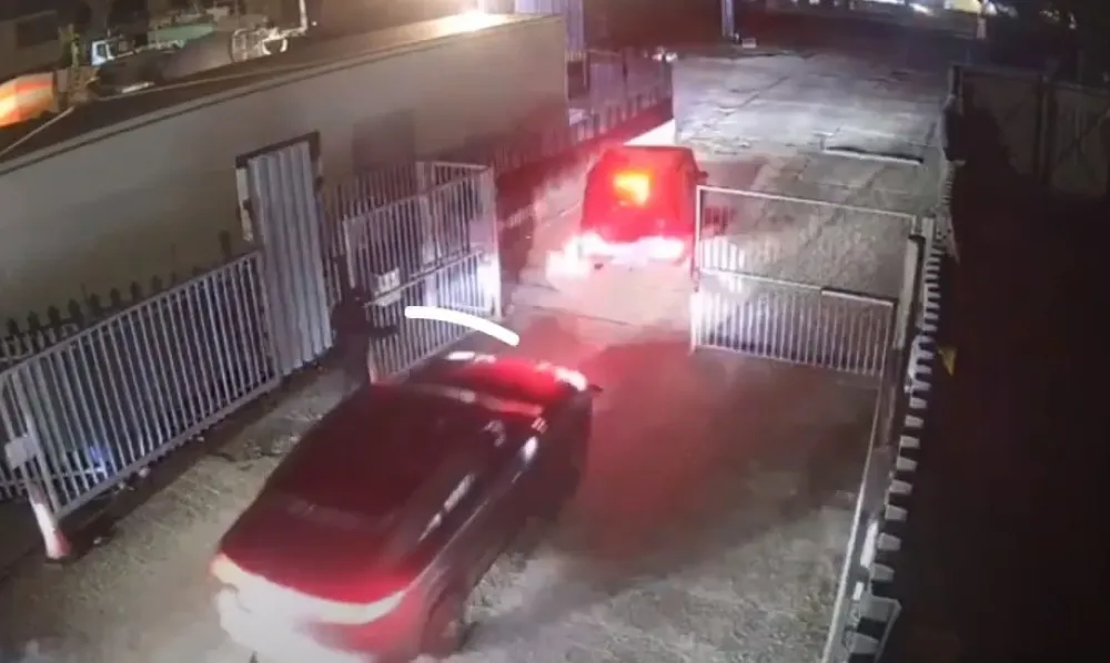(VIDEO) Lopovi ukrali pet luksuznih vozila za 60 sekundi