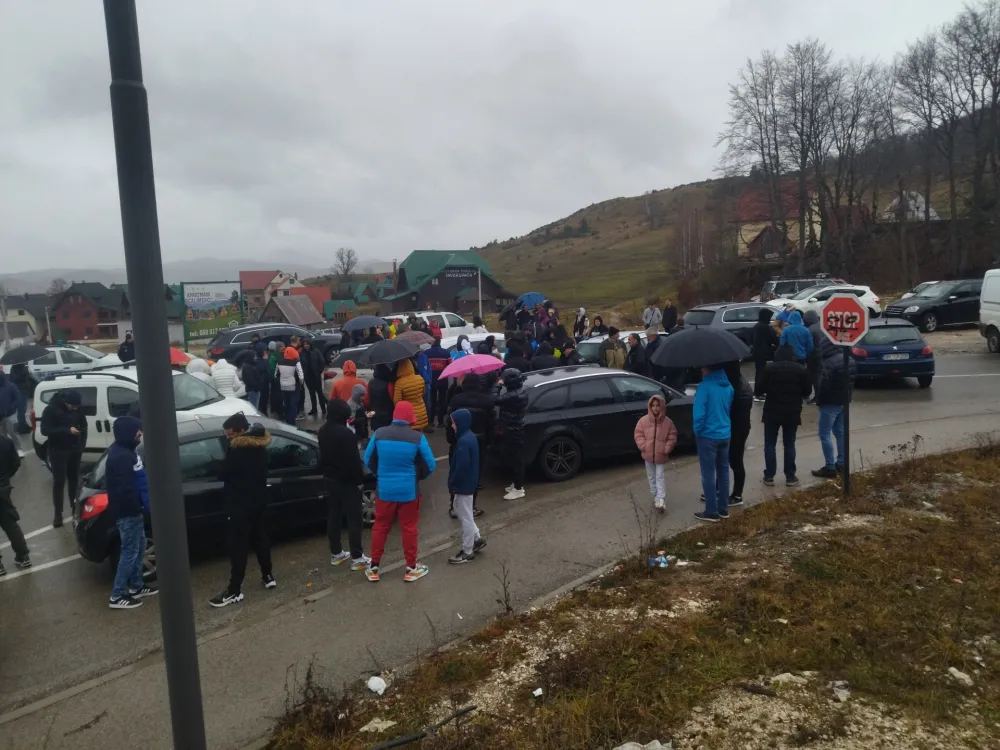 Sa protesta na Žabljaku poručeno: Od 100.000 divljih obјekata na udaru samo vikendice