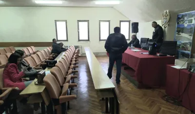 Biračko mjesto u &Scaron;avniku