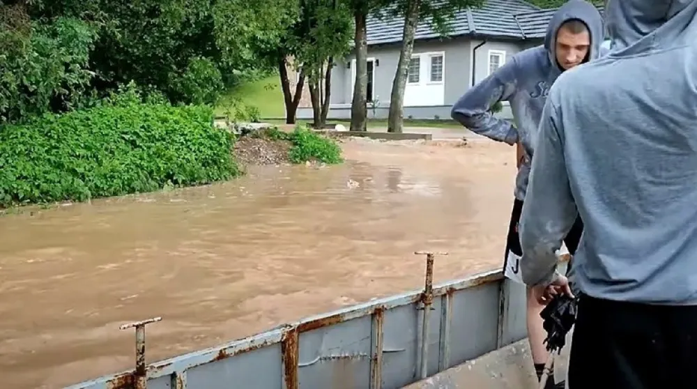 Progla&scaron;eno vanredno stanje