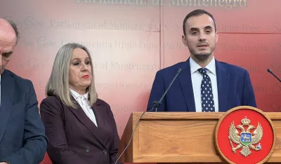 POSLANICI KLUBA CRNO NA BIJELO