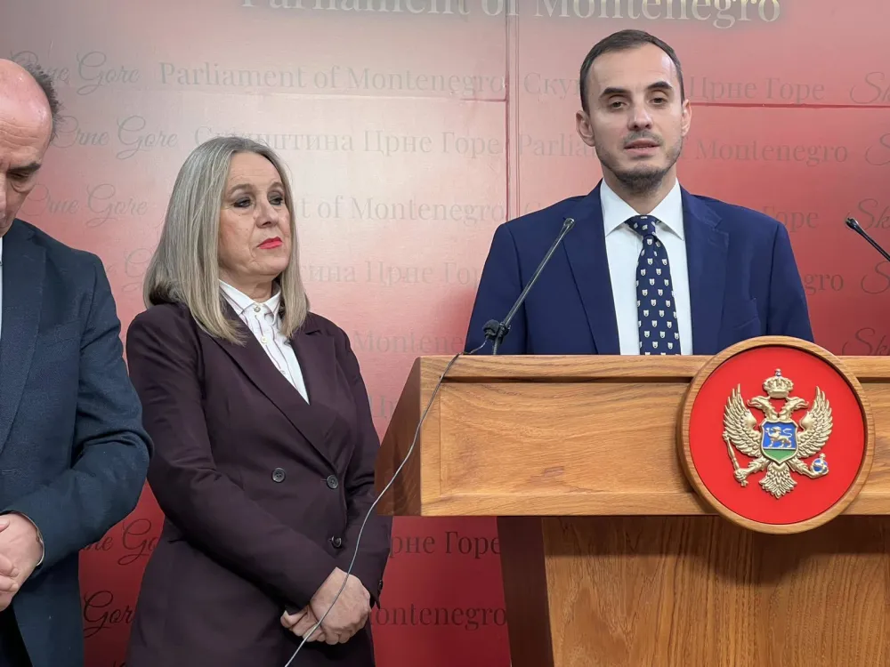 POSLANICI KLUBA CRNO NA BIJELO