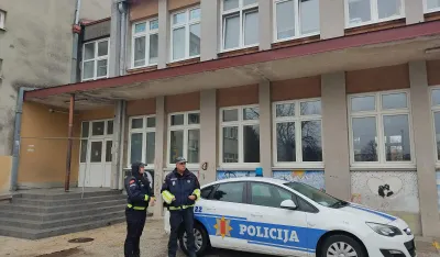 Policija pregleda O&Scaron; "Ratko Žarić"