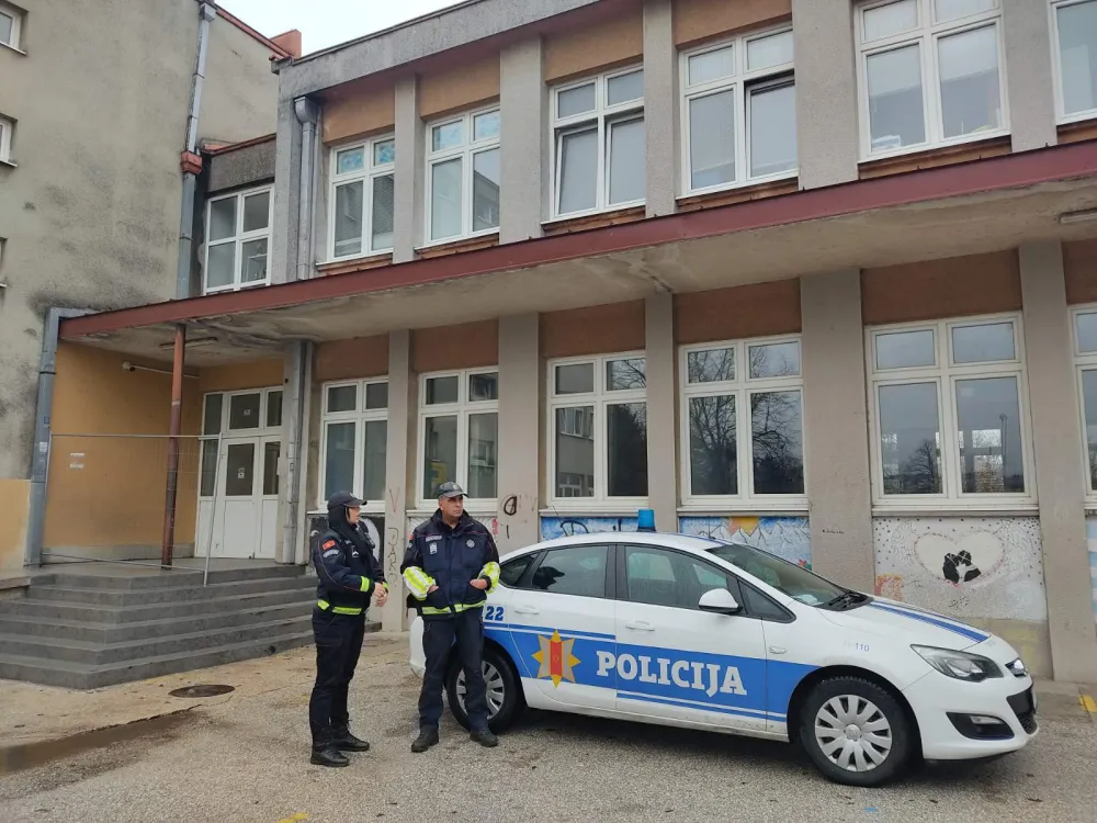 Policija pregleda O&Scaron; "Ratko Žarić"