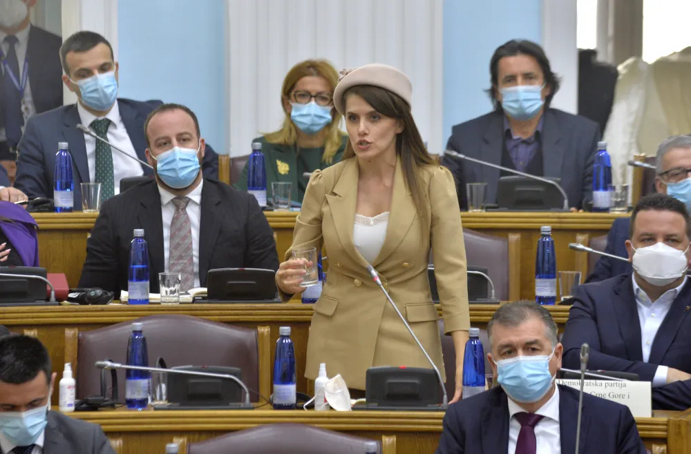 Skupstina Crne Gore na Cetinju, premijerski sat na Cetinju