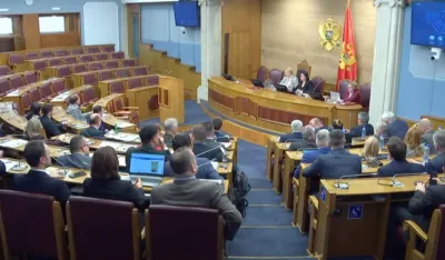 (VIDEO) Odložena rasprava o tome da li je Đukanović povrijedio Ustav