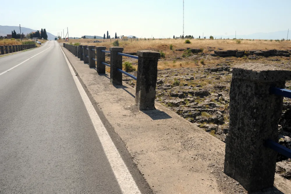 Zbog rekonstrukciјe puta Podgorica-Tuzi, uzeće njive, pa&scaron;njake, livade, dvori&scaron;ta