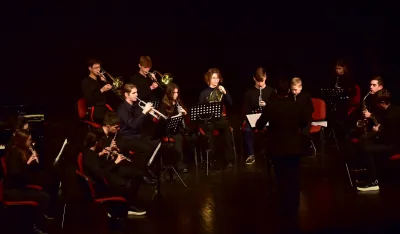 Dobra muzika za dobro praznično raspoloženje