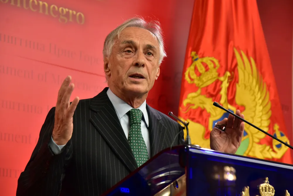 Miodrag Lekic, Sastanak parlamentarne vecine oko formiranja nove vlade