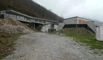 Уложена значајна средства, али већ двије године радови на изградњи Куће воћа стопирани