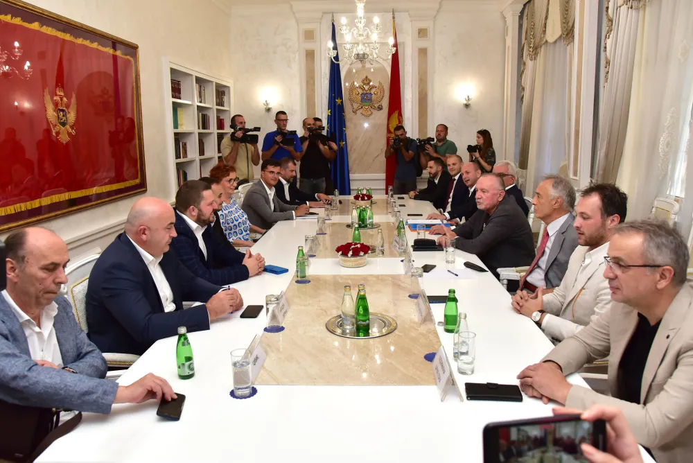 Parlamentarna vecina sastanak povodom formiranja nove vlade