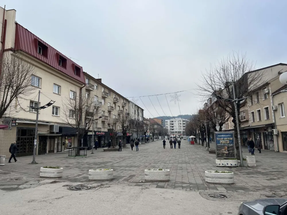 Berane skromno okićeno