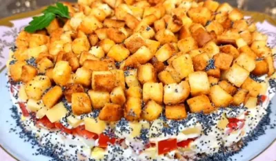 Свечана салата са пилетином и маком 
