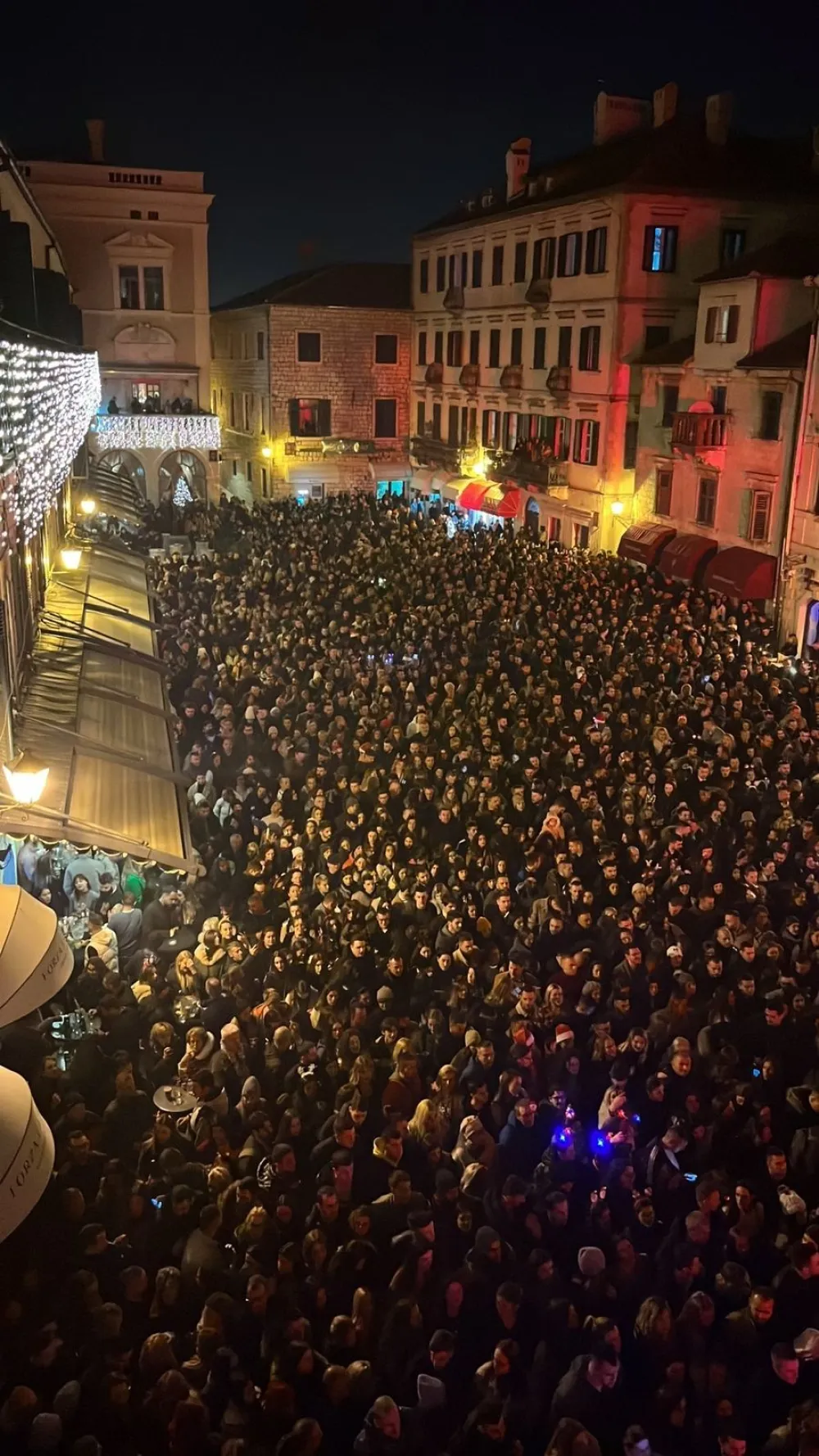 Novu u Kotoru dočekalo skoro 30.000 ljudi, slike obi&scaron;le region