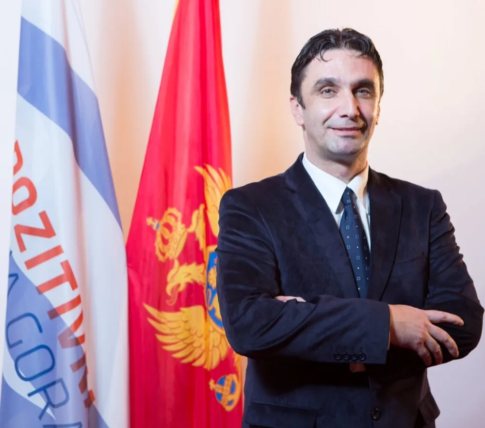 Dr Mihailo Babović za "Dan": Do јuče smo operisali instrumentima starim 80 godina