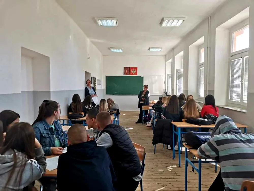 Ученици учили о праву