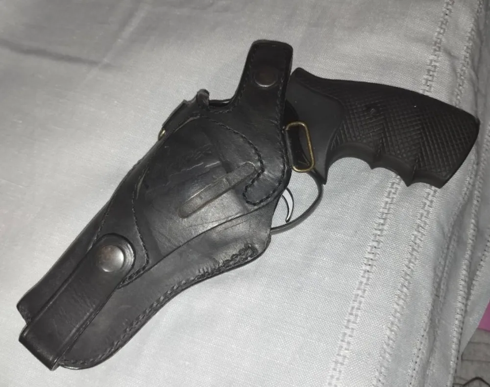 Oduzet pi&scaron;tolj