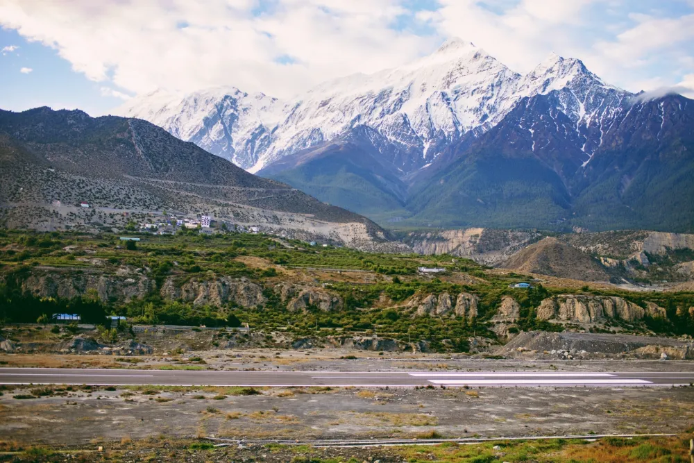 Sru&scaron;io se avion u Nepalu