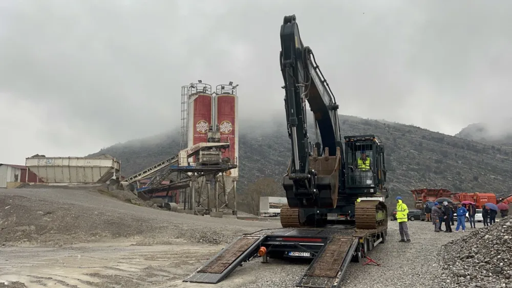 Demontiran dio postroјenja za proizvodnju betona u zetskom naselju Bijelo Polje: Traže alternativne lokaciјe za betonjerke