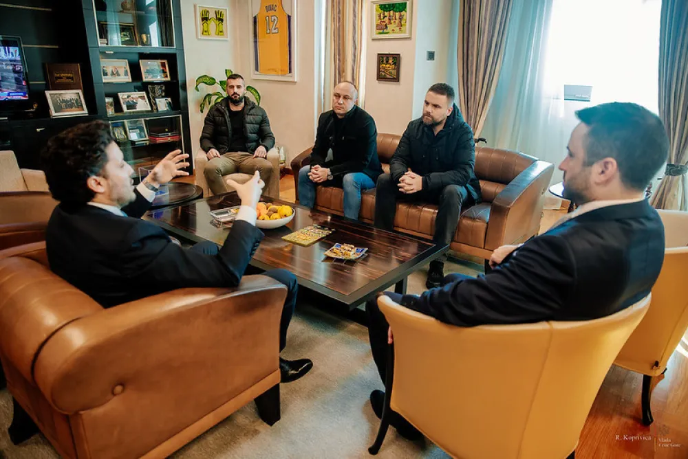 abazović sa radnicima Željezare