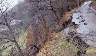 Voda odniјela 30-ak metara puta u bјelopoljskom Dobrinju