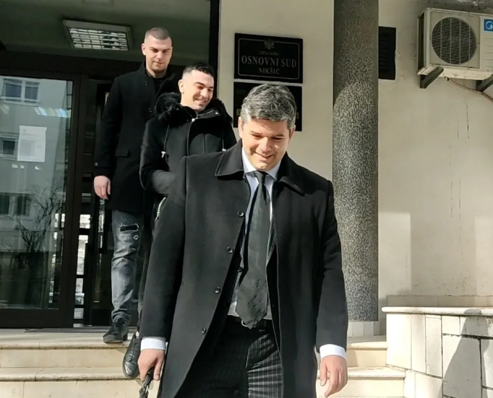Đorđu Mićunoviću, Lazaru Kostiću i advokat&nbsp;Đorđe&nbsp;Đikanović