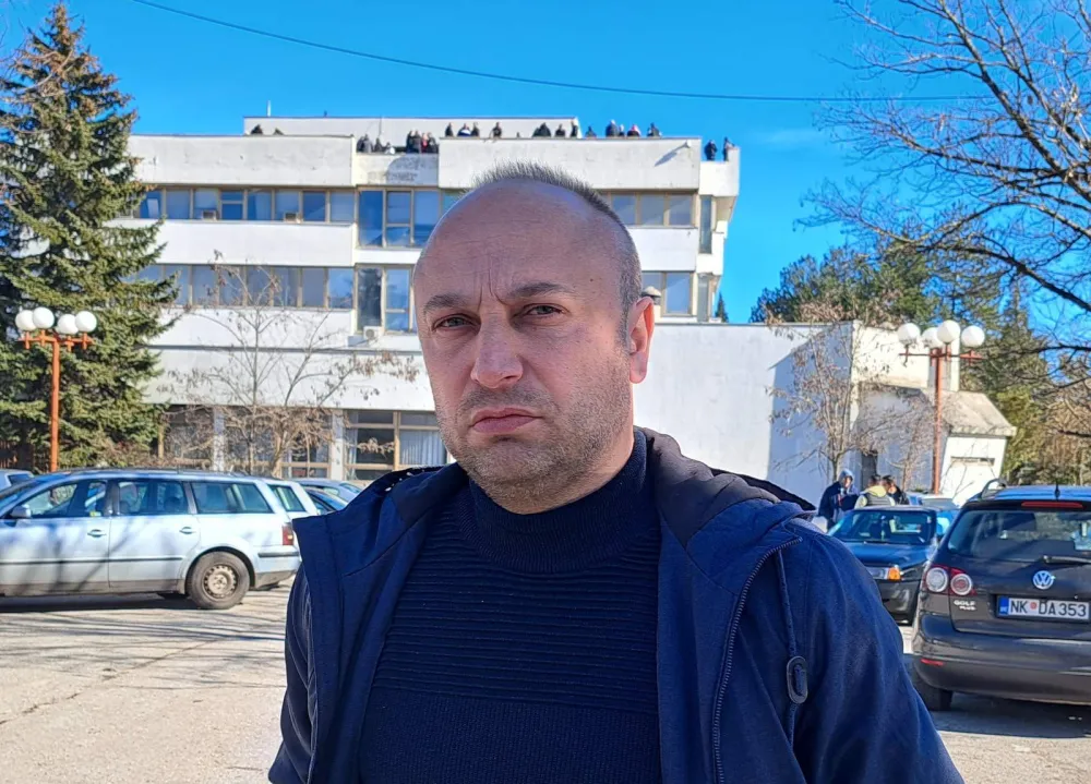 Biv&scaron;i radnici Željezare sa predstavnicima EPCG: Pokrenuli smo se sa mrtve tačke