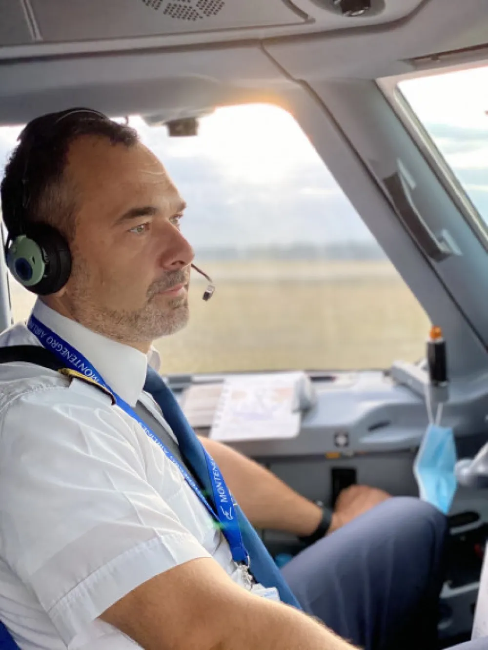 nikola vukelic, kapetan air montenegro