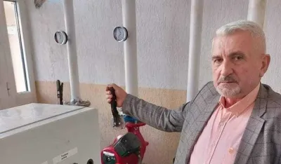 Direktor Vuković pored novog kotla