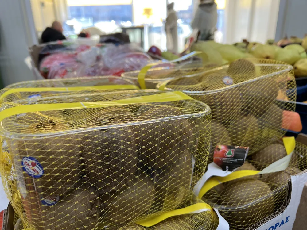 Na zelenoj pijaci u TC Forum kilogram kivija 1,5 eura