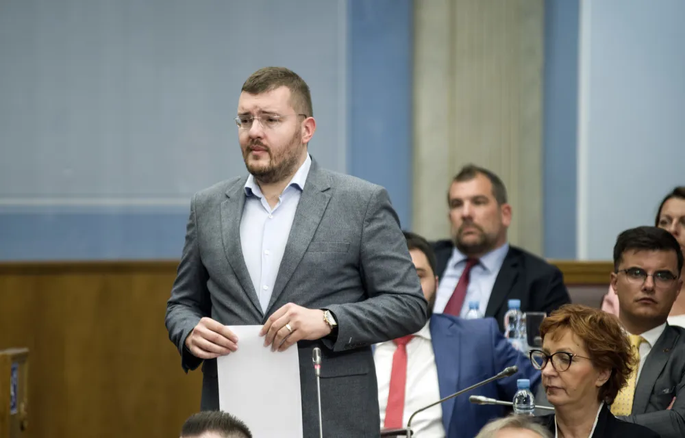 sastanak parlamentarne vecine