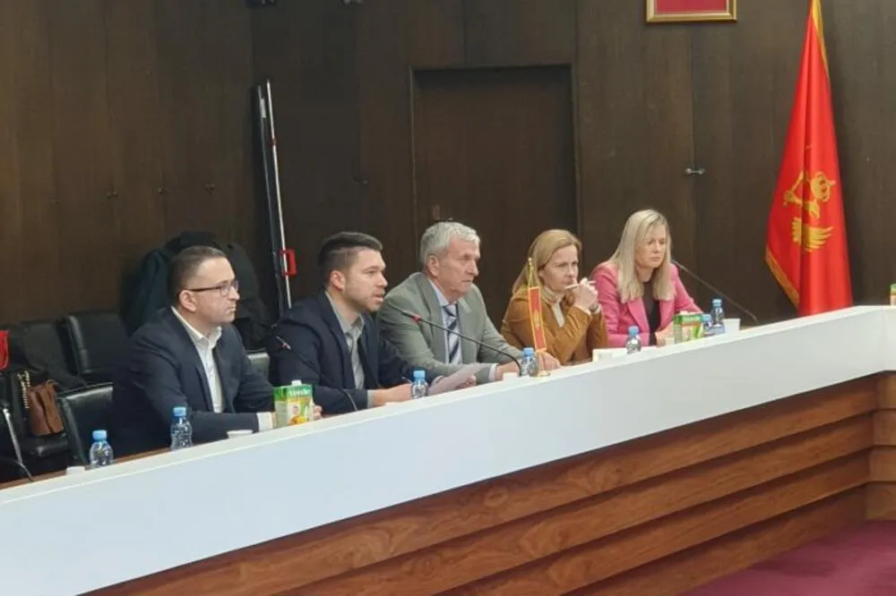 Са прес конференције