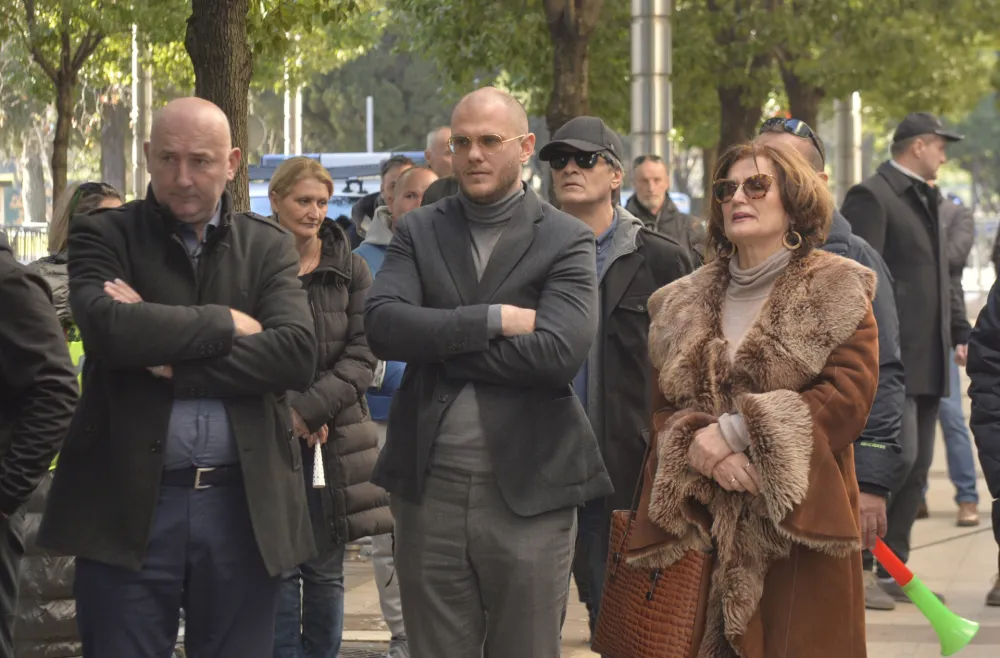Protestna setnja radnika Telekoma, Maksim Vucinic,telekom, protest, protestna setnja, crnogorski telekom, zeljko buric, ambasada njemacke