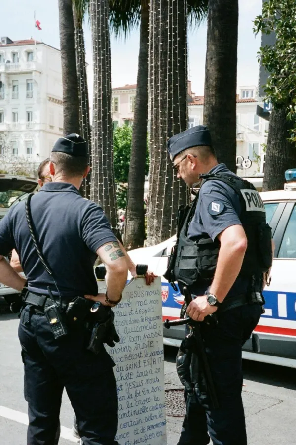 policija policijski auto saobracaj