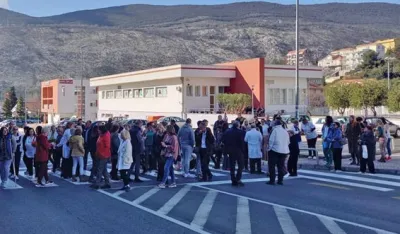 радници Института у протесту