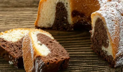 Mramorni kuglof sa bademima i rumom