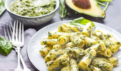 Pasta sa avokadom i bosiljkom