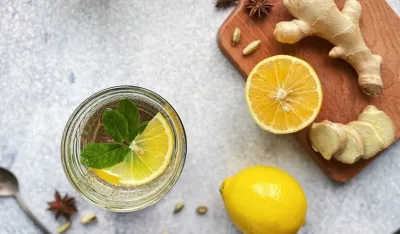 Voda s đumbirom i limunom