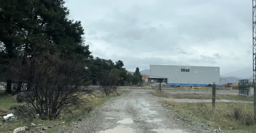 (VIDEO) Bulevar ka Tuzima pregradio put do 20 kuća na Ćemovskom polju