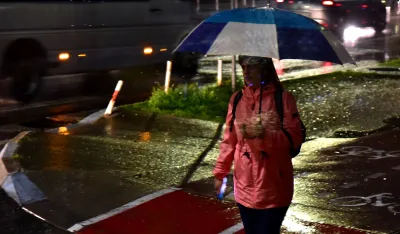 Kisa, nevrijeme, meteo, meteorologija, jesen, zima, vjetar, kisobran, kisobrani