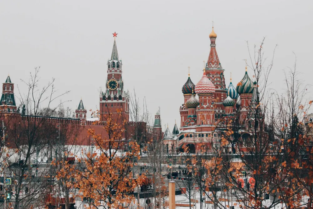 Photo by Michael Parulava on Unsplash (moskva)