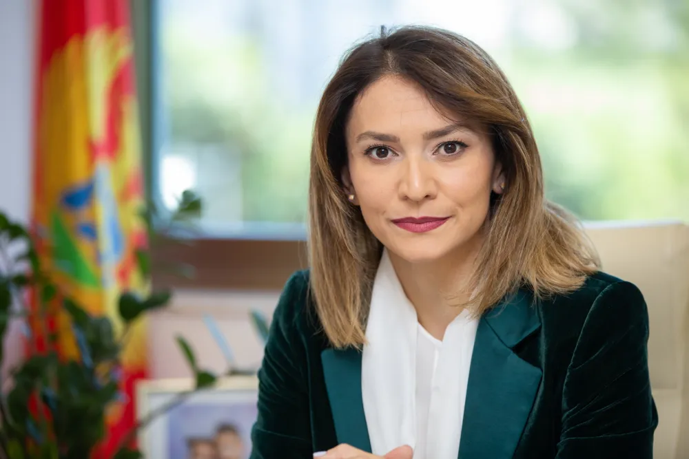 Stihovi o domovini i ženi pred publikom