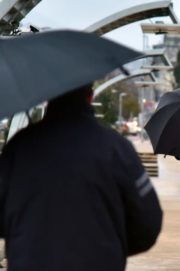 Kisa, nevrijeme, meteo, meteorologija, jesen, zima, vjetar, kisobran, kisobrani