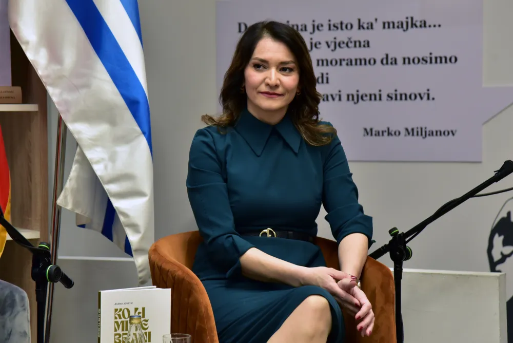 Svaka pјesma posveta ženi Crne Gore