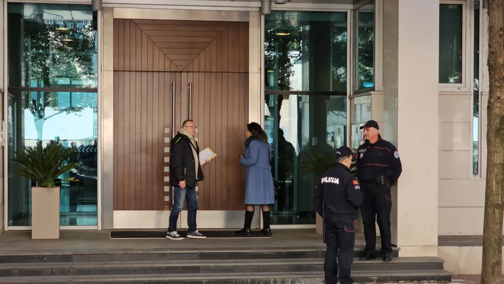 protest radnika boksita ispred vlade, radnici boksita, protest, boksiti