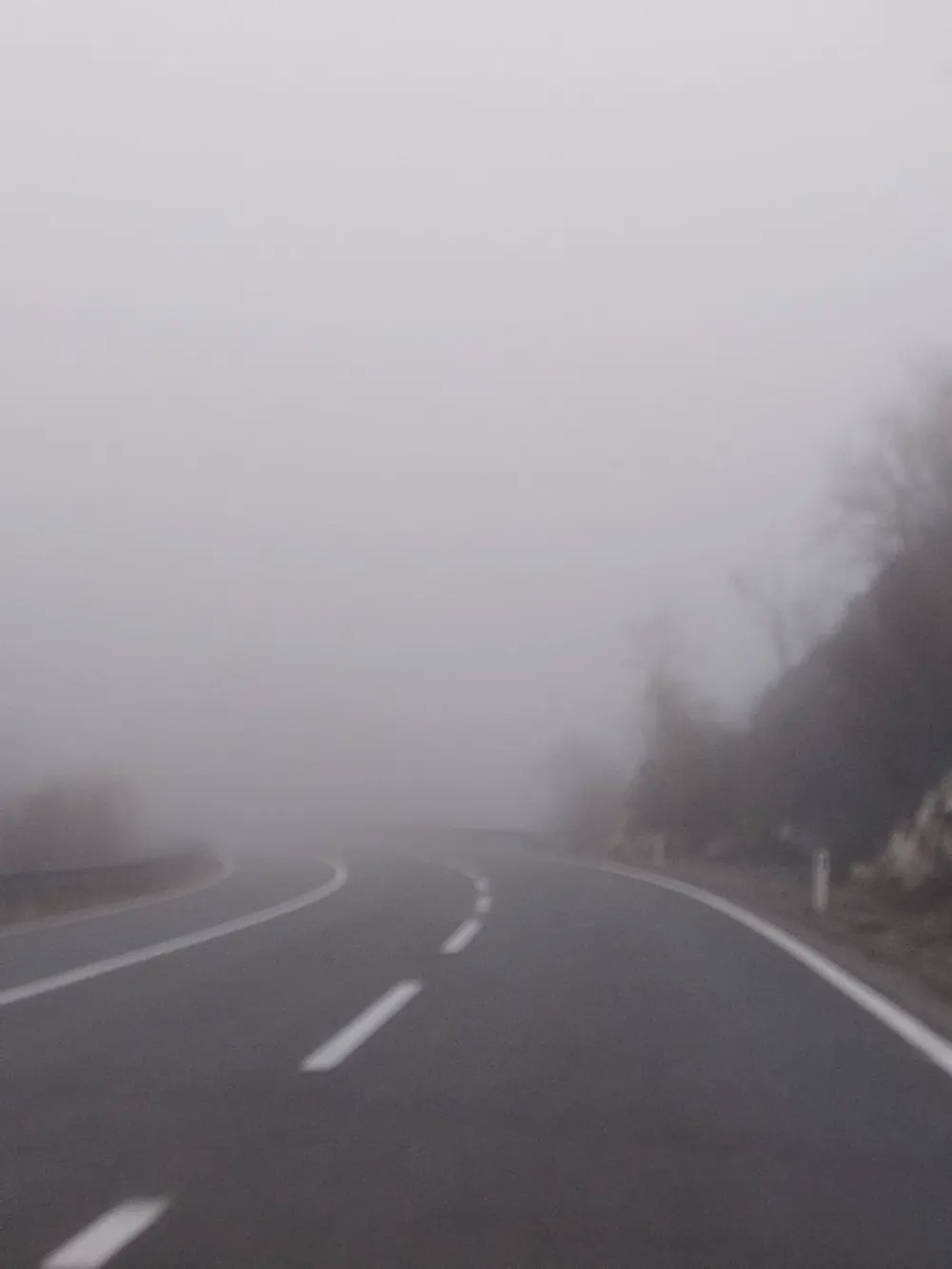 Sjutra pljuskovi i grmljavina, do 15 stepeni